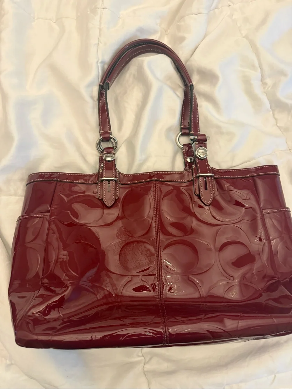 Glossy Patent Shoulder Tote Bag in Burgundy - Picture 2 of 3